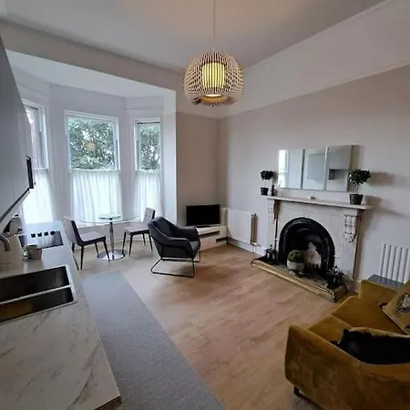 Апартаменты One Bed Terenure Village 15min To Centre *